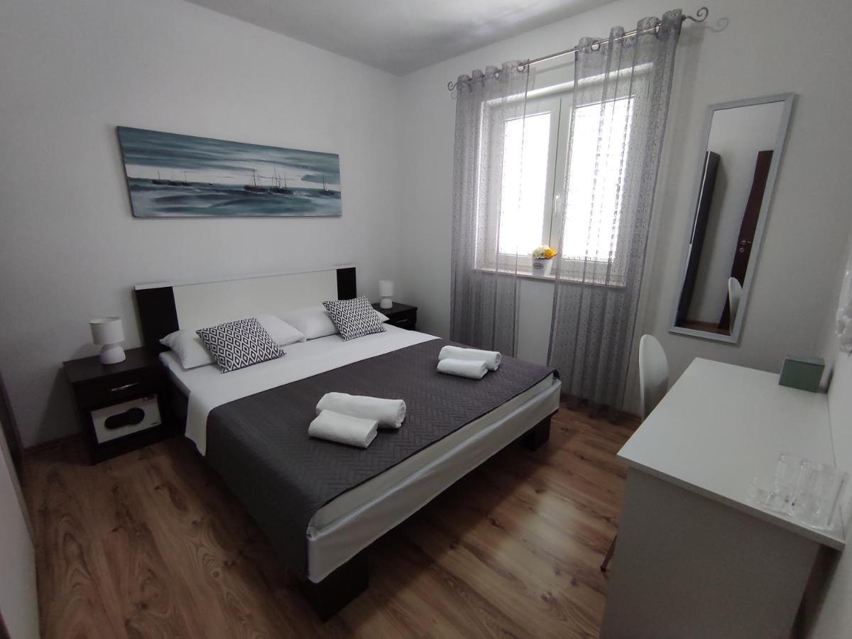 Apartment Zunabovic Trogir Buitenkant foto